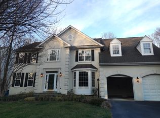 25844 Natures Ln, Chantilly, VA 20152