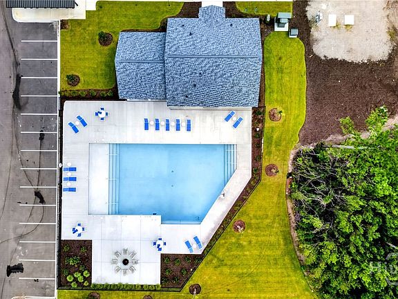 4th image of 1055 Lake Boulevard