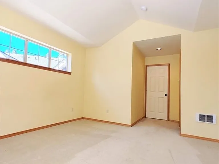 210 Sagebrook Ln — Photo 14