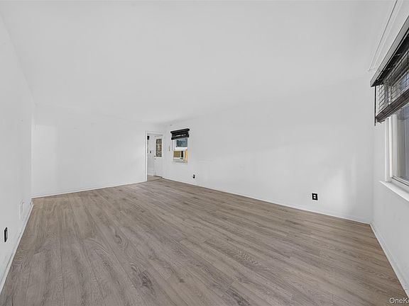 4th image of 163-07 21st Avenue