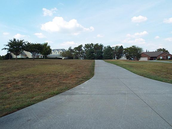 3rd image of 1855 Spencer Dr