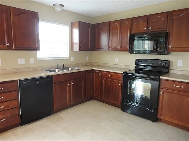 Building Photo - 6324 Fountainhead Dr
