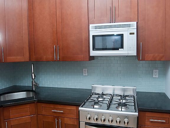 5th image of 1082 Fulton St #2AA