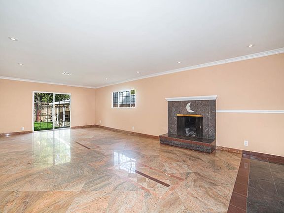 4th image of 8201 Allott Ave
