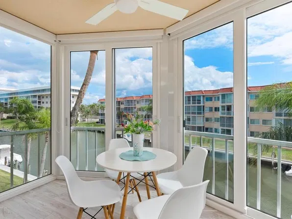 1250 N PORTOFINO DRIVE #304, SARASOTA, FL 34242