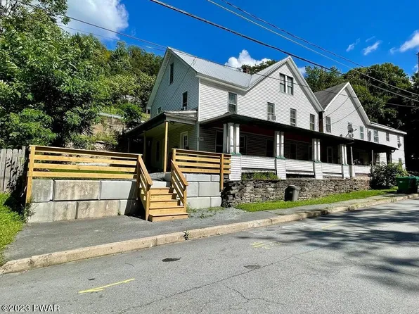 203 & 205 Riverside Dr, Honesdale, PA 18431