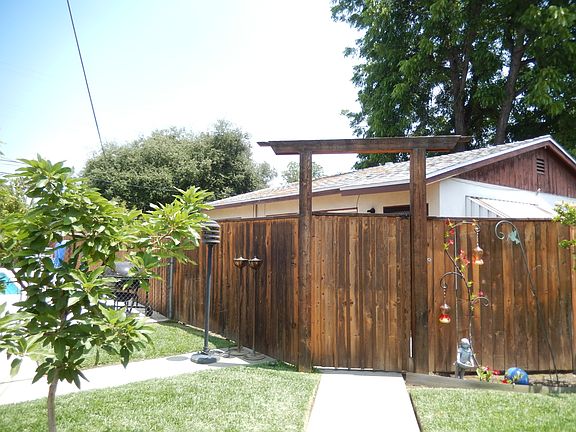 Private Entrance  Rear House