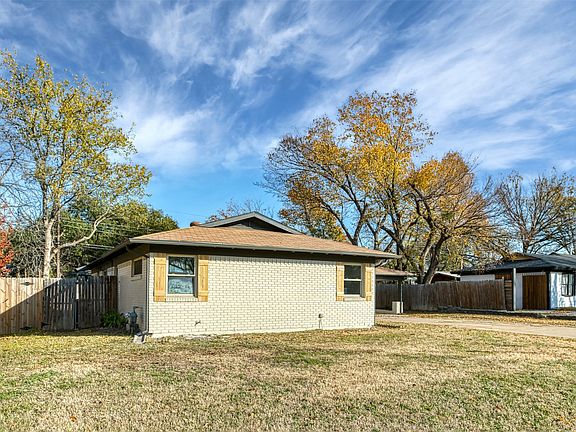 3rd image of 5009 Roxie St