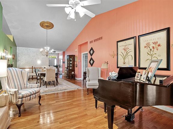5th image of 789 Forder Manor Dr
