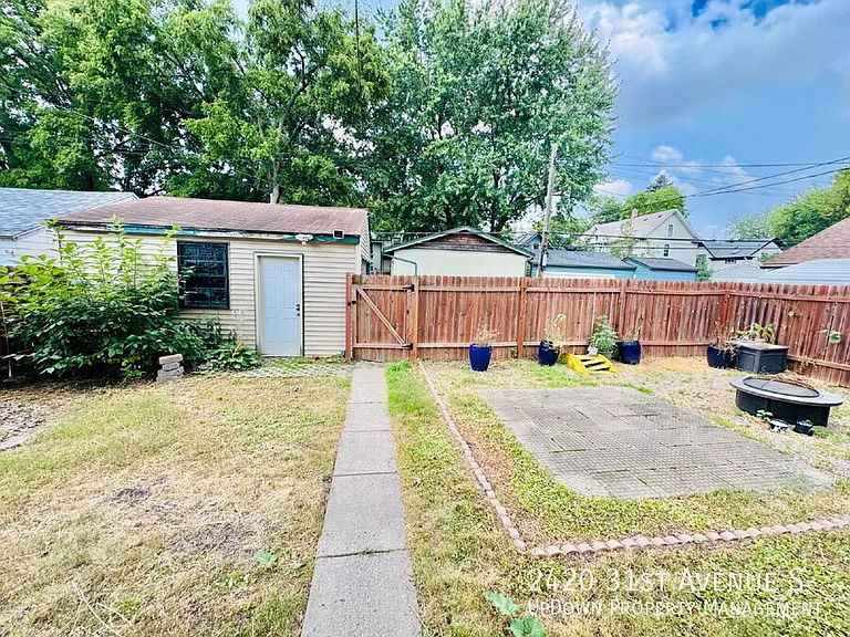 2420 31st Ave S — Photo 25