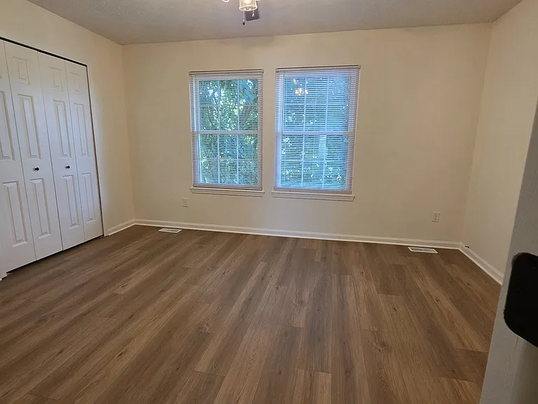 1123 Windmill Way N — Photo 10