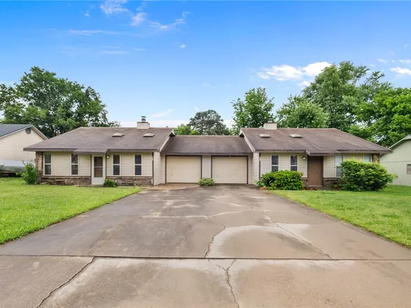 912/914 N Century Dr, Rogers, AR 72756