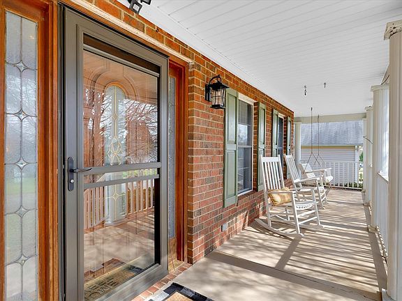 3rd image of 14 Quail Meadow Ln