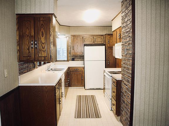 3rd image of 9803 Nina St