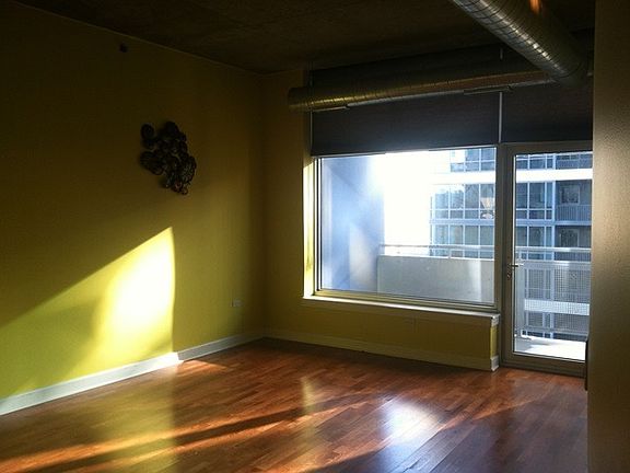 2nd image of 1305 S Michigan Ave APT 1007