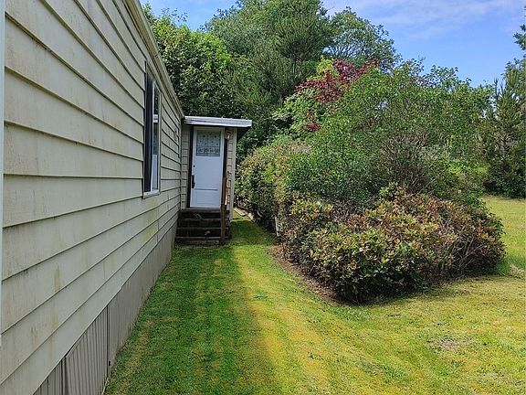 5th image of 25007 Birch Pl
