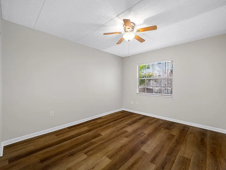 3211 W De Leon St — Photo 25