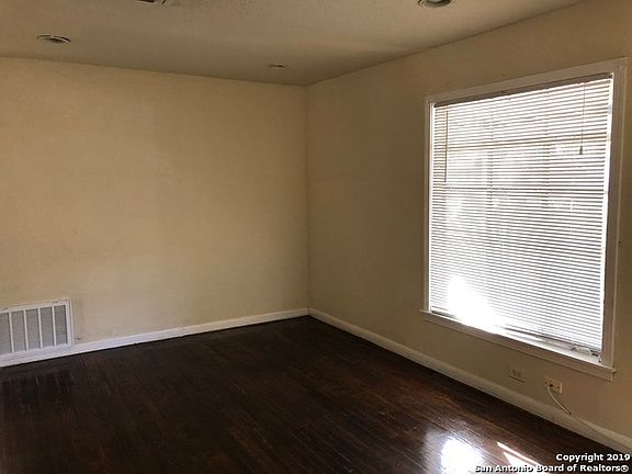 3rd image of 115 Globe Ave