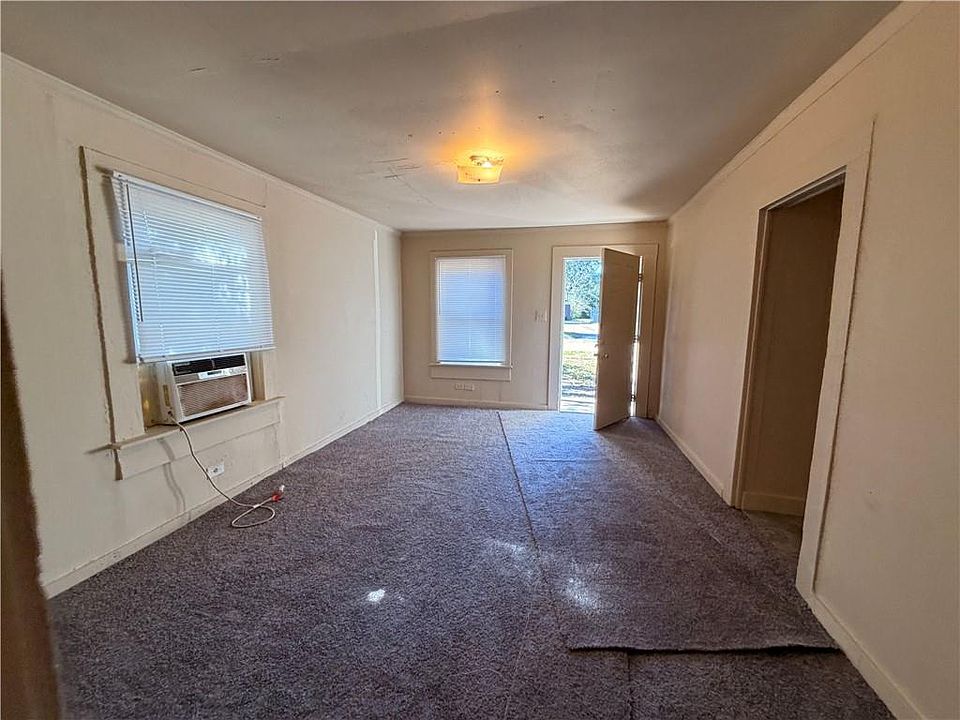 2nd image of 139 Durant Avenue