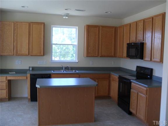 2nd image of 19 Heatherford Ct