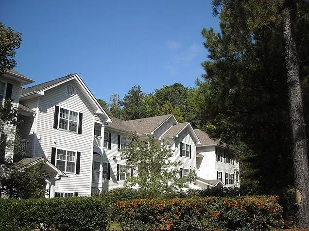 Scarlett Place Apartments — Photo 31