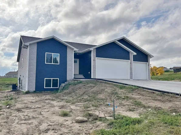 1617 Heights Ave, Burlington, ND 58722
