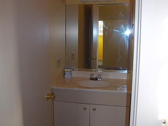 5th image of 26 N Holmes St