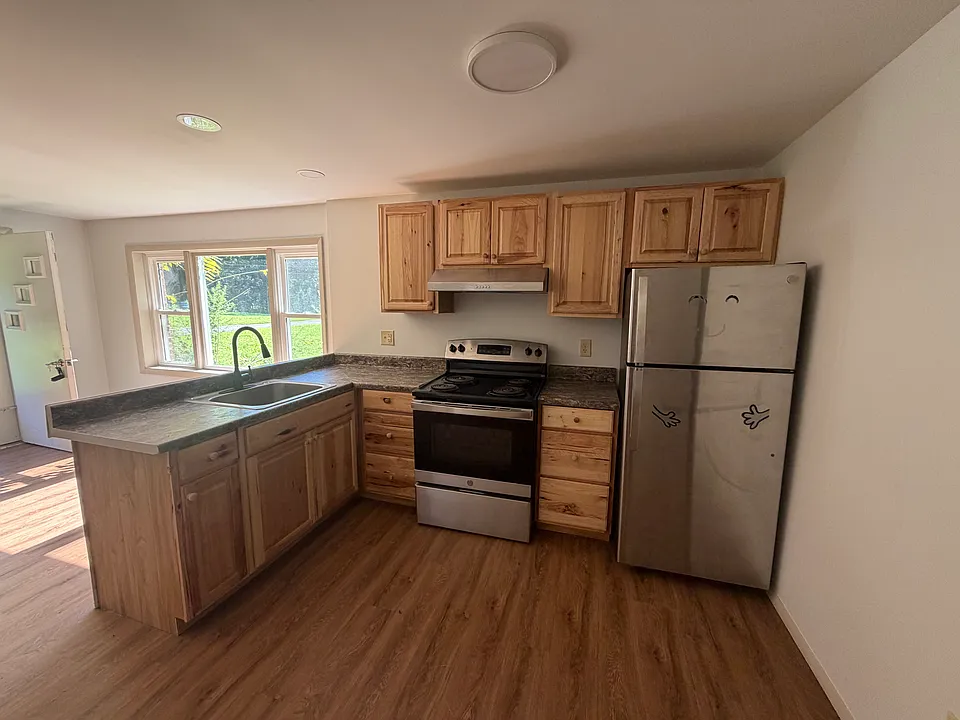 30 Village View Ln
