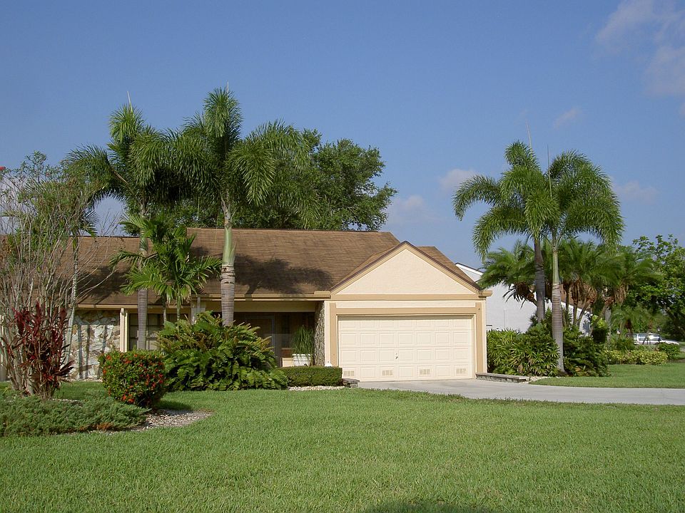 Front of House - (large drive)