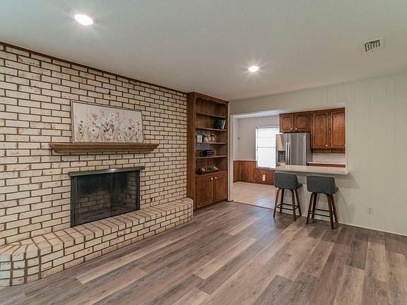 2nd image of 1145 Trailwood Dr