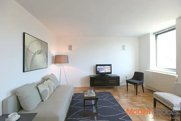 Rented by Modern Spaces | media 17