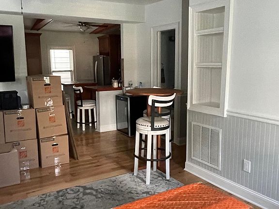 5th image of 38 Waterbury St #2