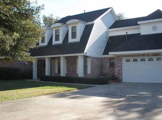 817 Goodwin Ave, Port Neches, TX 77651