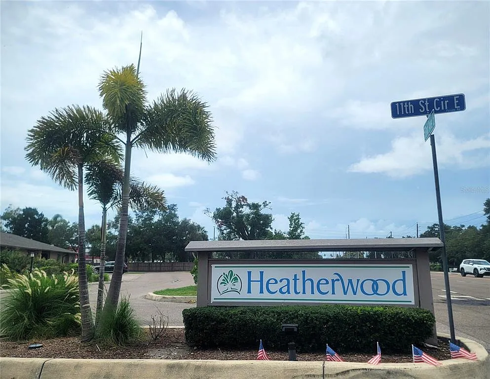 2 bed, 2.0 bath, 1303 sqft, $1,800 — Photo 4