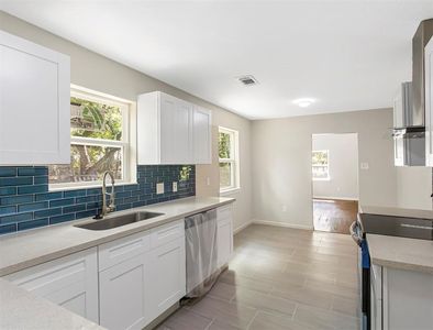 700 Studio Dr, La Marque, TX, 77568