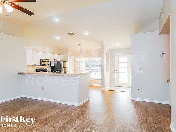 2nd image of 363 Claridge Cir