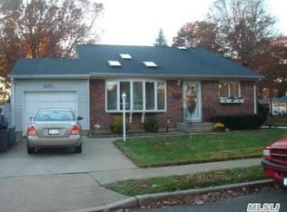 1490 Sycamore Ave, Merrick, NY 11566