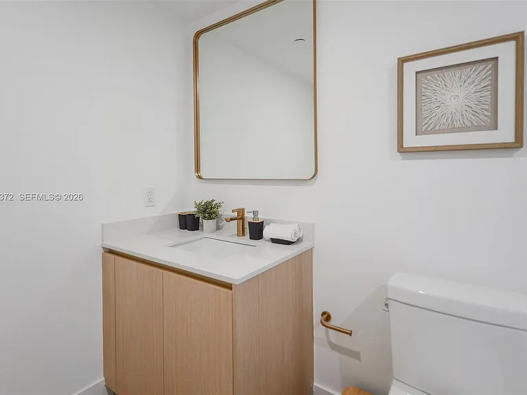 90 NE 32nd St #618 — Photo 17