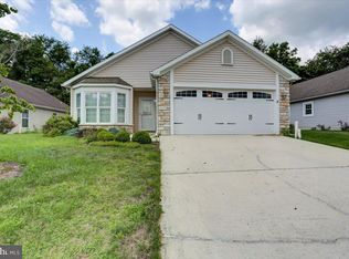 28 Lantern Ln, Shippensburg, PA 17257
