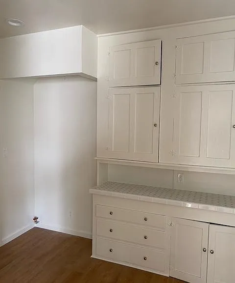 924 Long Beach Blvd — Photo 7