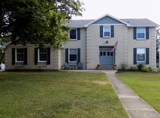 295 Culpepper Rd, Williamsville, NY 14221