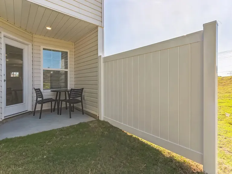 L Attitude 34 Dillard Creek — Photo 2