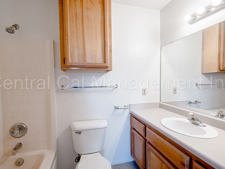 4201 Kilterbury Ln — Photo 11