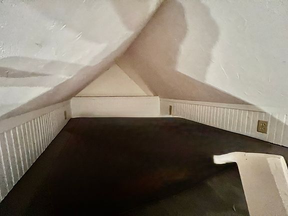4th image of 2530 Harriet Ave #4
