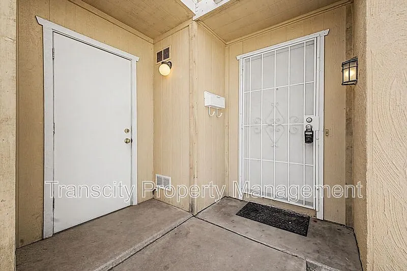 2 bed, 2.0 bath, 1146 sqft, $1,750 — Photo 3