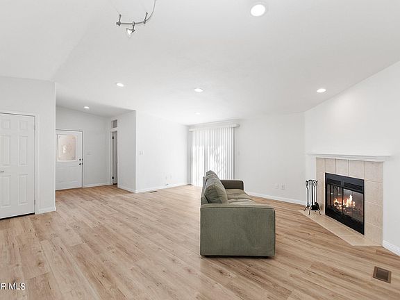 3rd image of 21 Sherwood Dr