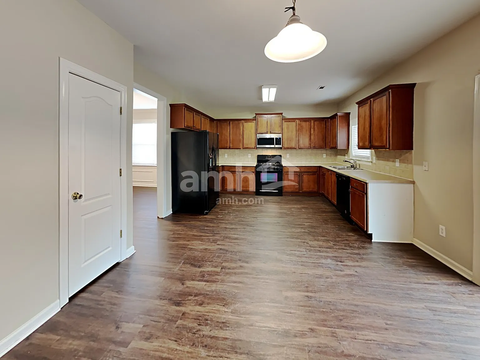 4 bed, 2.5 bath, 2948 sqft, $2,620 — Photo 3
