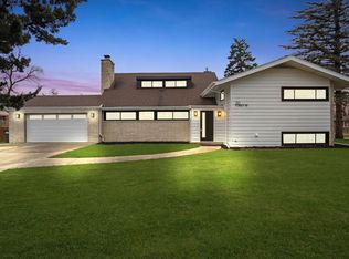 20 Forbes Rd, Riverside, IL 60546