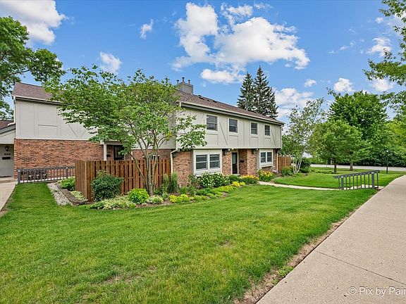 5th image of 884 Bristol Dr Unit 0