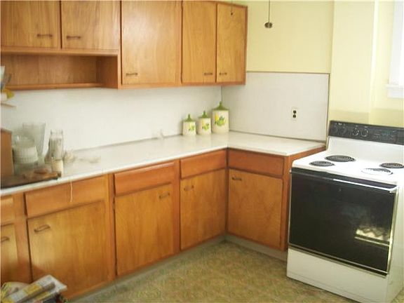 Plenty of Cabinets & Counters